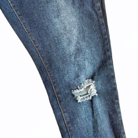 Bella Vida Maternity Full Panel Distressed Skinny - Picture 3 of 6